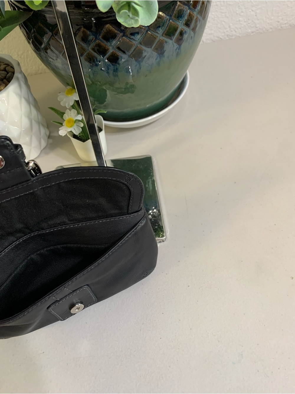 💕💕Coach Black Leather Wristlet Clutch with Buckle Accent - Picture 10 of 11